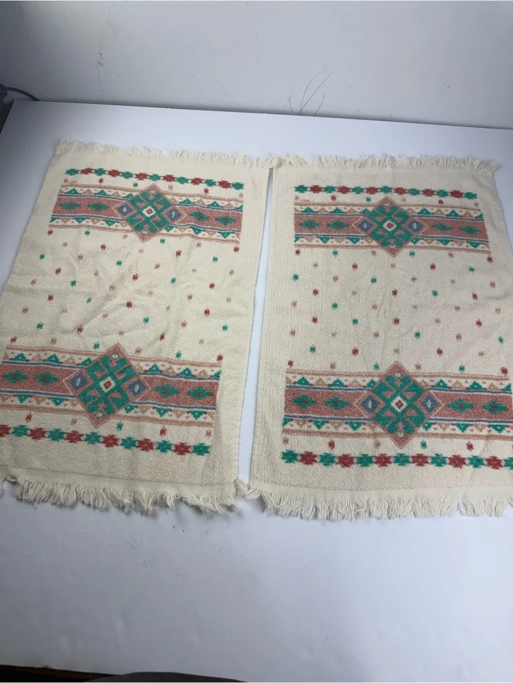 Set of 2 VTG Cannon Southwestern Aztec Hand Towels Cream Fringe Boho Tribal.